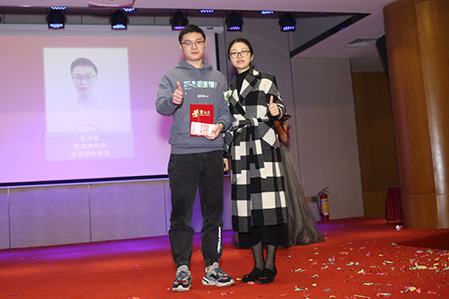 最佳貢獻獎港后操作2w