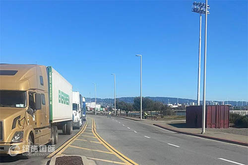 美國(guó)加州奧克蘭SSA、ETS、TRACKPAC三大碼頭工人正在罷工