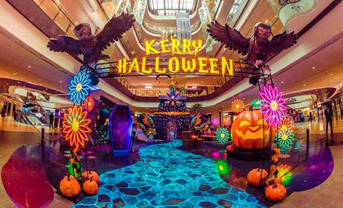 萬(wàn)圣節(jié)是西方傳統(tǒng)盛大節(jié)日，萬(wàn)圣夜或者叫萬(wàn)圣節(jié)前夜