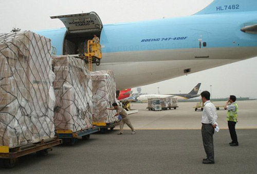 液晶顯示器空運(yùn)到美國商私地址