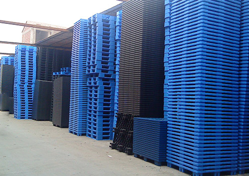 美國(guó)亞馬遜FBA托盤入倉(cāng)要求嚴(yán)格，包括標(biāo)準(zhǔn)托盤尺寸、重量限制、包裝材料與標(biāo)識(shí)